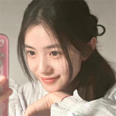 独自在夜晚的海边